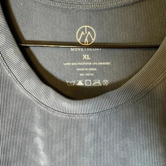 Women’s move theory, size extra large, cropped, athletic tank, blue leopard - Picture 2 of 3